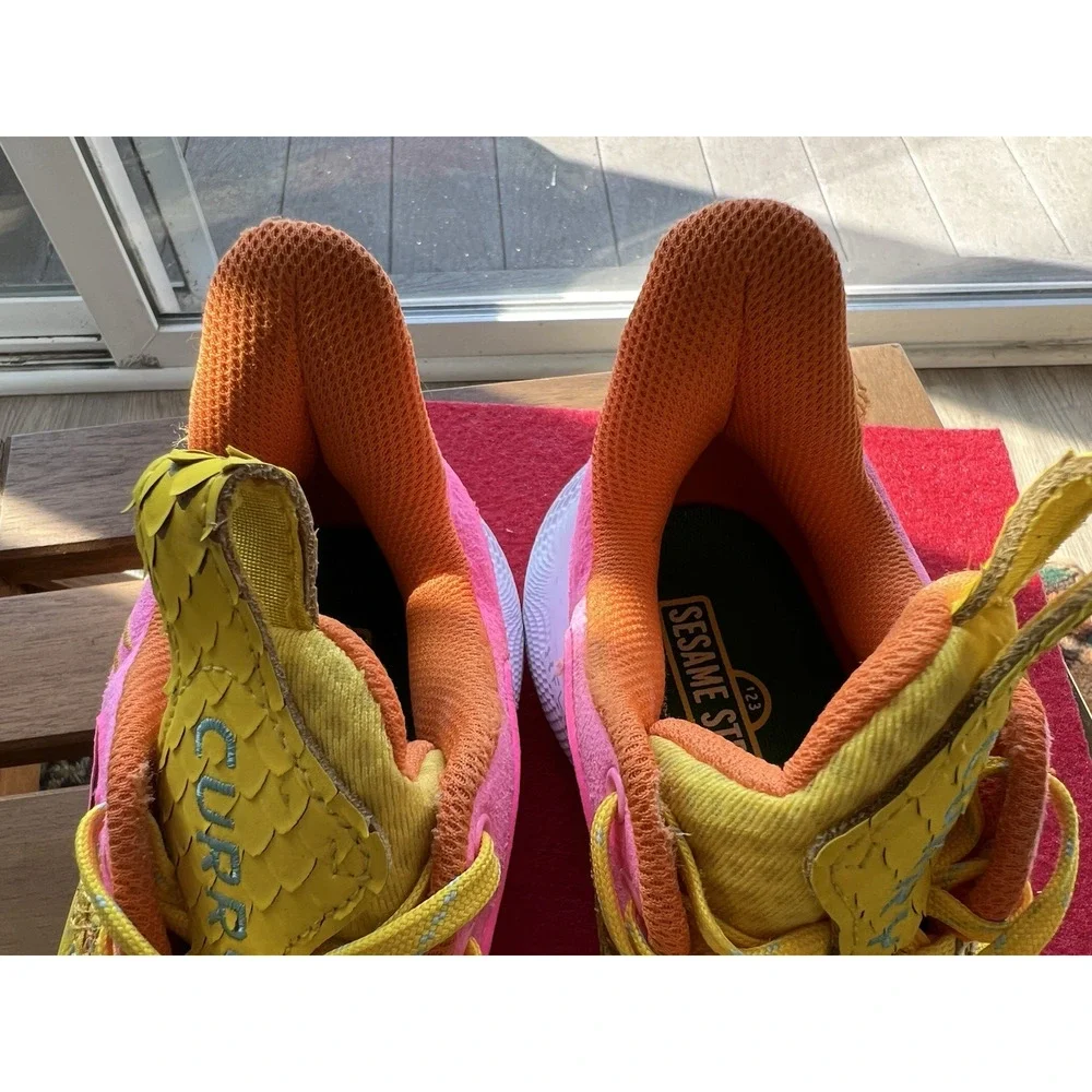 Under Armour Curry 9 Flow Sesame Street Sneakers 6 Y Womens 8 Yellow White pink